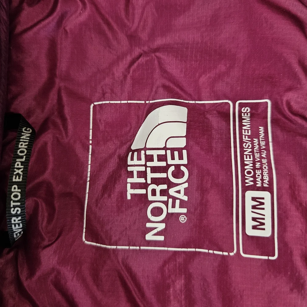 The North Face Women's Emerald green and Pink Medium Weight Jacket - Picture 3 of 3